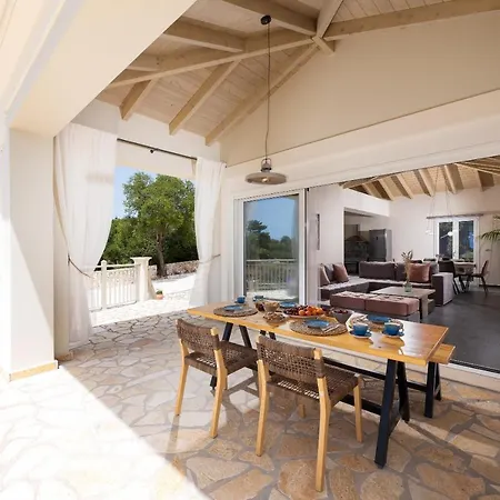 Βίλα Ionian Mansion Antipata (Erisos)